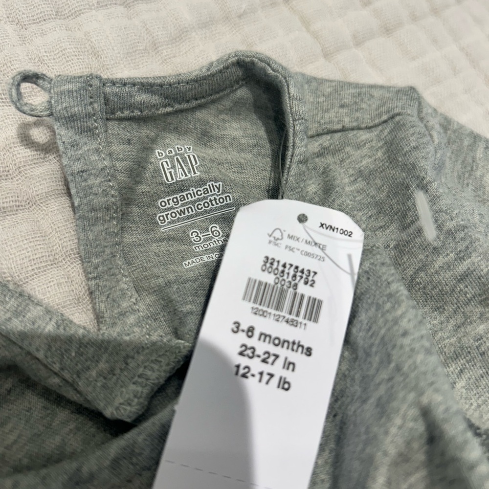 NWT GAP Ruffled Gray Baby Matching Set - Picture 4 of 6